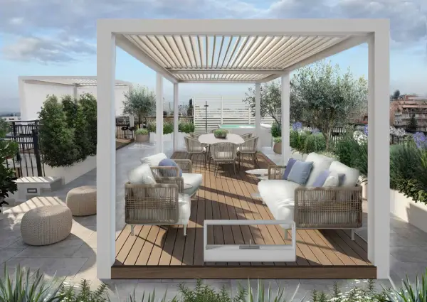 Progetto terrazzo attico con arredi moderni, divani, tavolo da pranzo e vasca idromassaggio sotto una pergola bioclimatica.